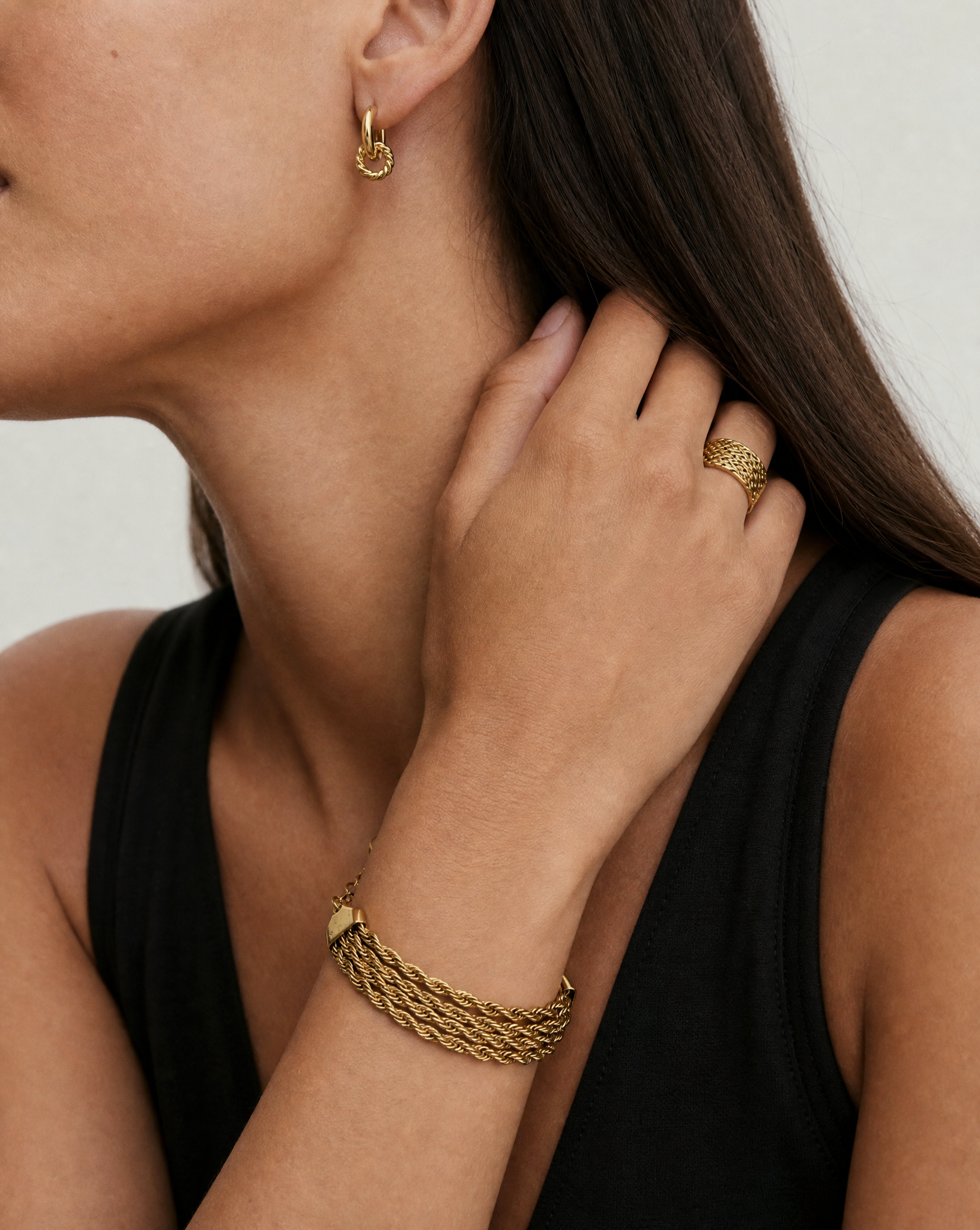 SINULID DOUBLE HOOP EARRINGS